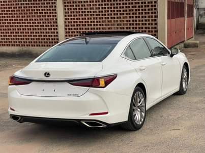 A picture of 2020 Lexus Es 350