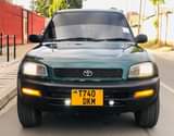 A picture of RAV4 OLD