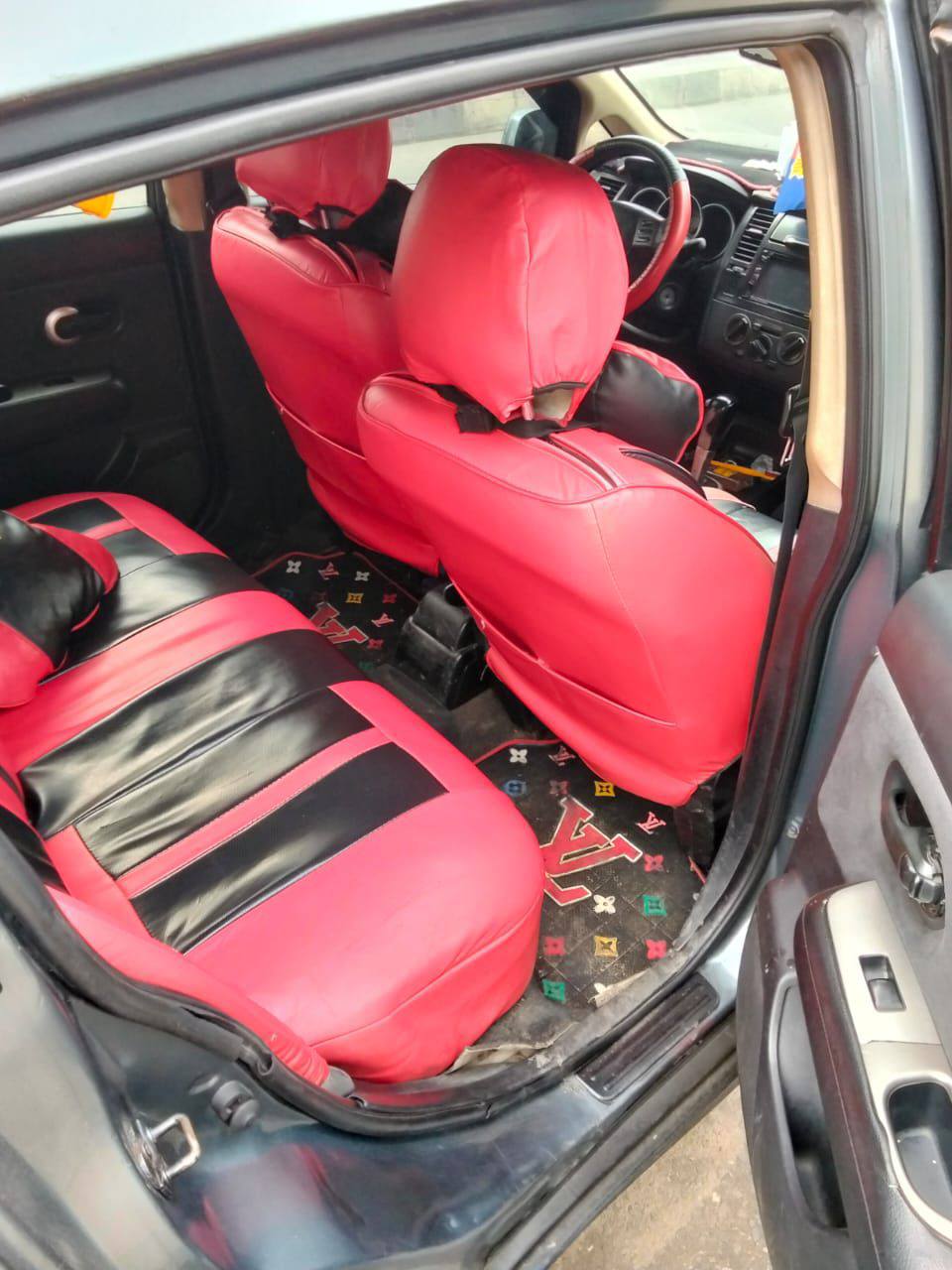 A picture of Distress sales Nissan versa 08123451380