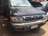 A picture of Nissan Pathfinder 1998