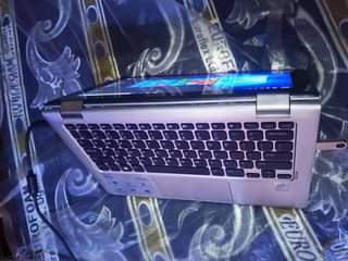 A picture of X360 laptop has 4gbram 320gb harddisk