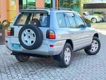 A picture of TOYOTA RAV4 BEI MILIONI 23