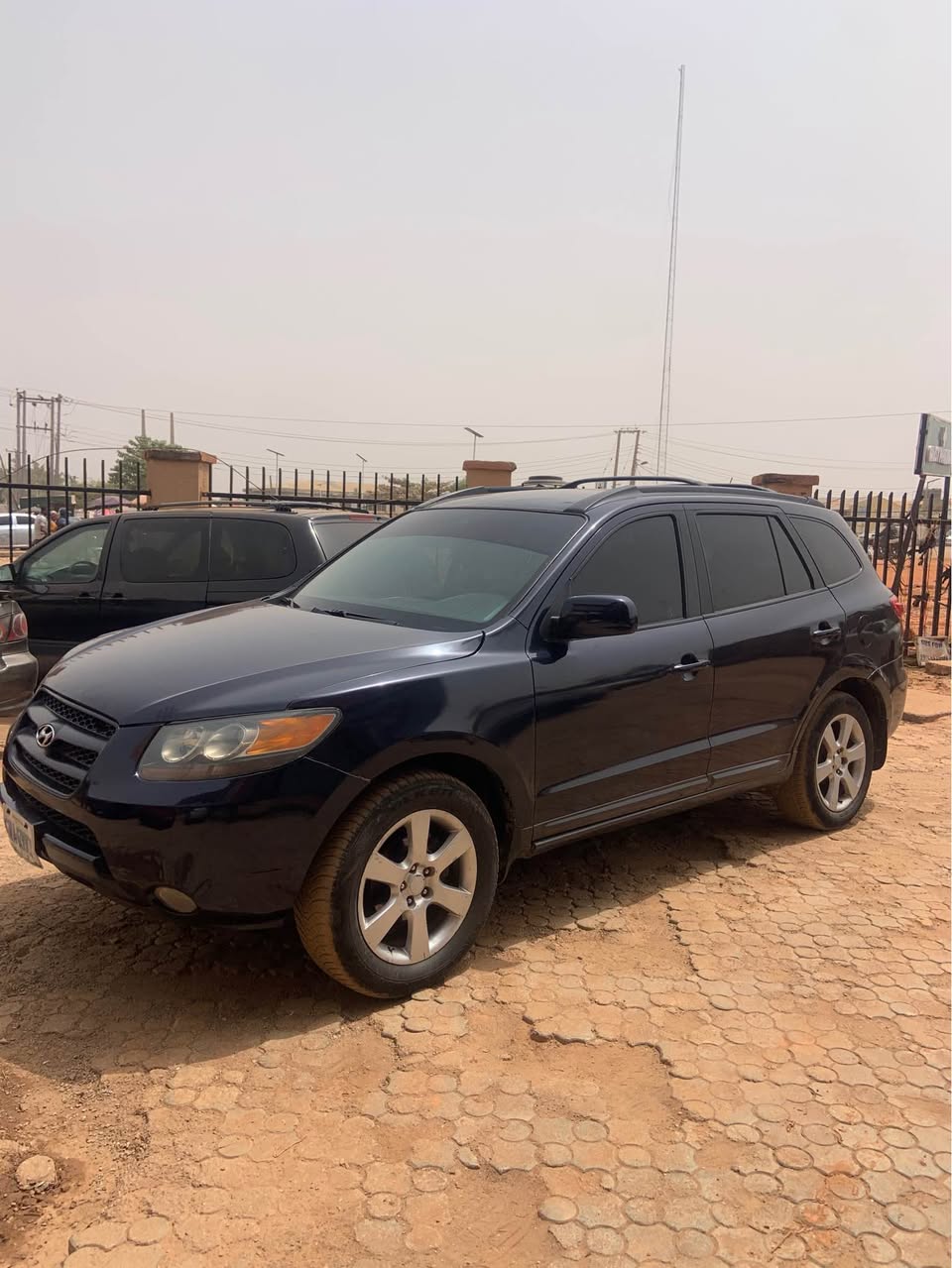 A picture of Hyundai Santafe 2010 model