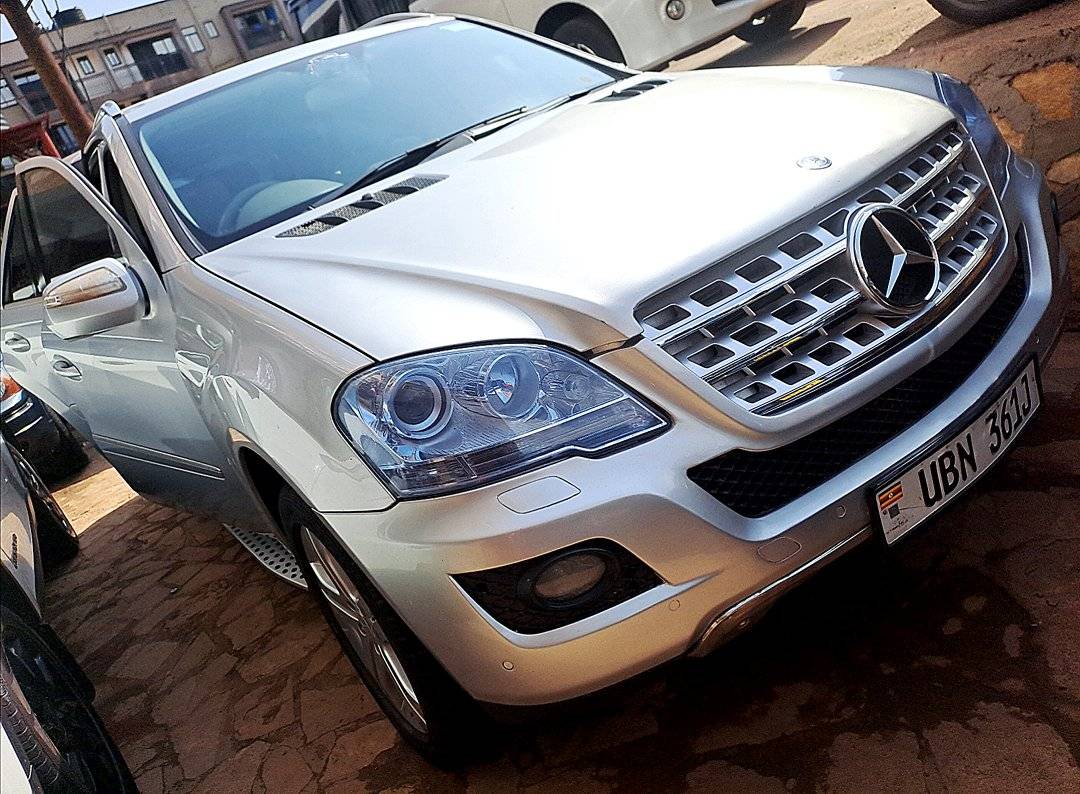 A picture of Ml 350 4MATIC Petrol Engine Model 2011 Call 0703273550