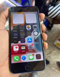 A picture of Iphone 7 256gb at 380k