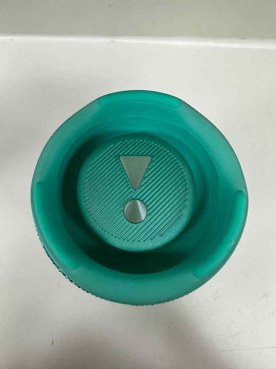 A picture of JBL Used Charge 5 Green Color
