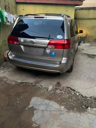A picture of Foreign used perfect 2005 sienna available for sale