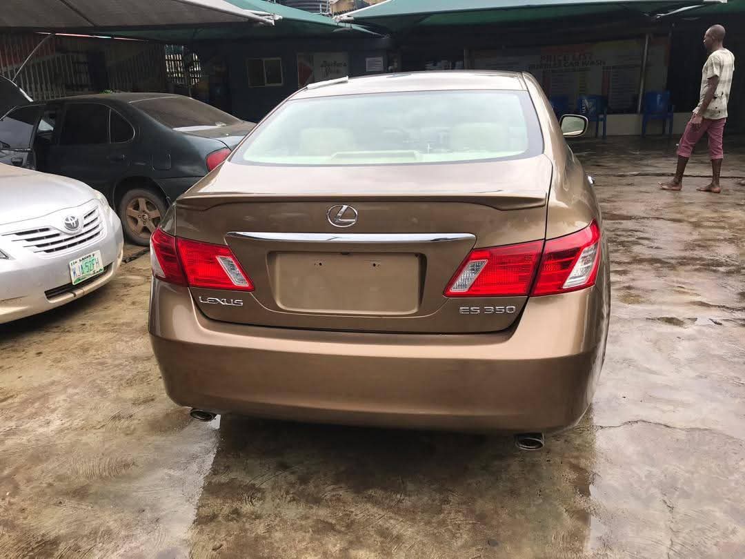 A picture of Lexus ES 350