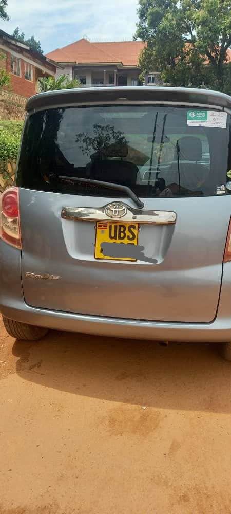 A picture of Ractis model 2010 UBS 22M buy and drive new tires