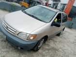 A picture of 2002 model 6plug Toyota sienna for sale first body Sound