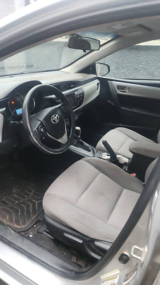 A picture of Sup distress alert Belgium standard Toyota corolla 2015 model for