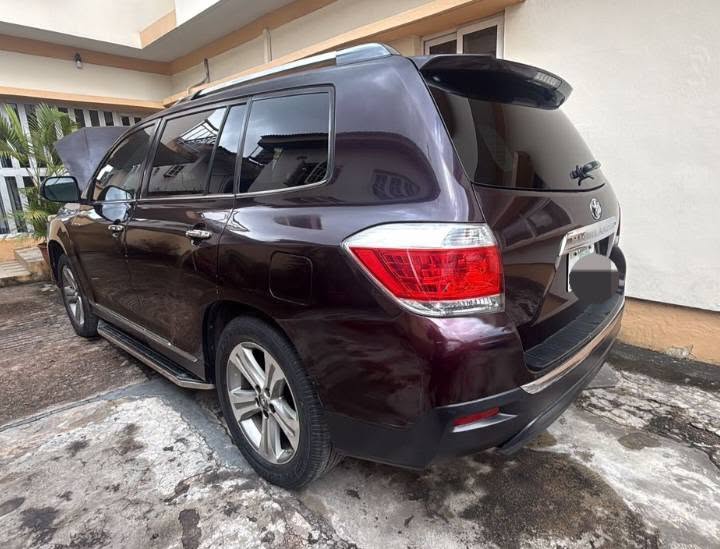 A picture of 2013 FULLOPTION TOYOTA HIGHLANDER USED