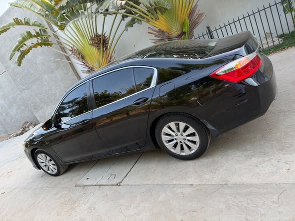 A picture of Honda accord 2013
