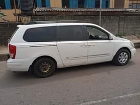 A picture of Hyundai entourage 2008 toks