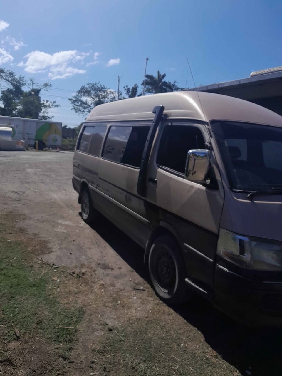 used toyota hiace