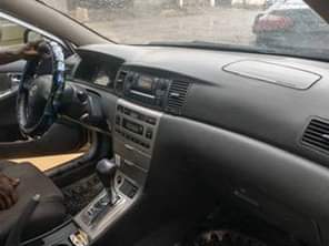 A picture of URGENT SERIOUS BUYERS ONLY Foreign Toyota Corolla hatchback Year 2006