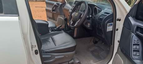 A picture of Land cruiser Prado