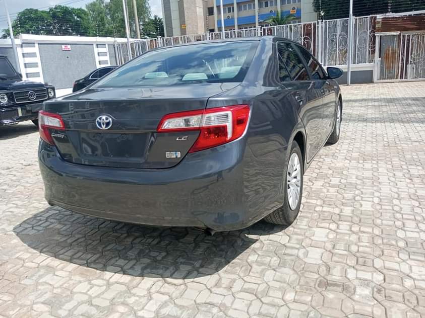 A picture of FOREIGN USED 2013 TOYOTA CAMRY KEYLESS HYBRID