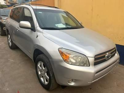 A picture of Toyota Rav4 2008 1 8M call or WhatsApp on 08143865598