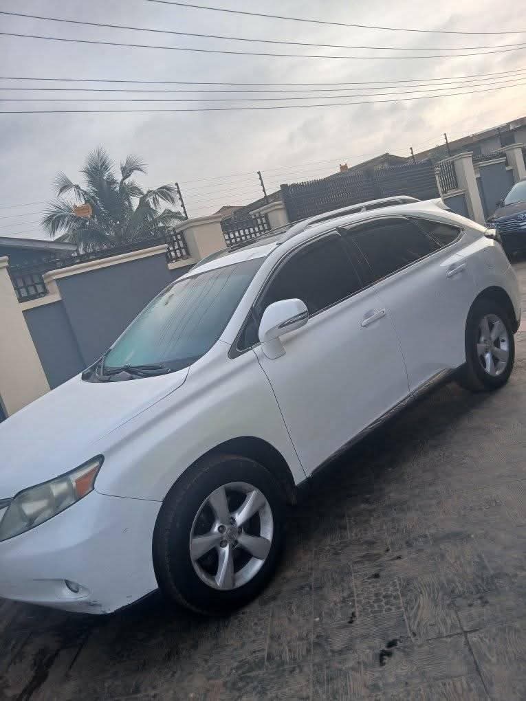 A picture of 2010 Toyota rx350