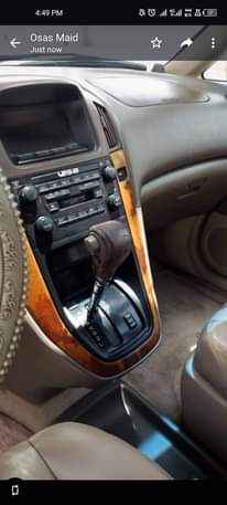 A picture of 2005 Lexus 300
