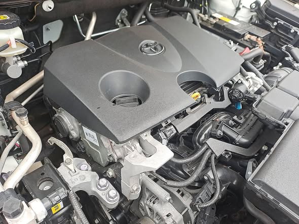 A picture of Rav4 Model 2019 Has Sunroofs Call O703273550