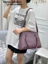 A picture of 2in1 women leather handbags available