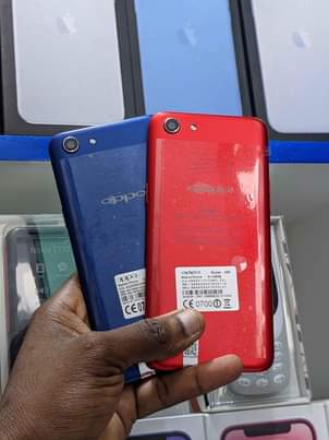 A picture of Oppo A83