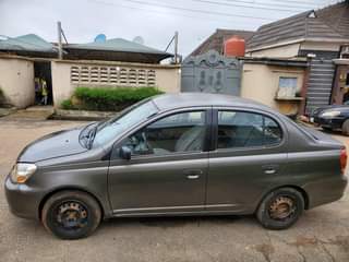 A picture of 2005 Toyota echo