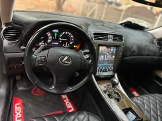 A picture of Lexus is250 2008