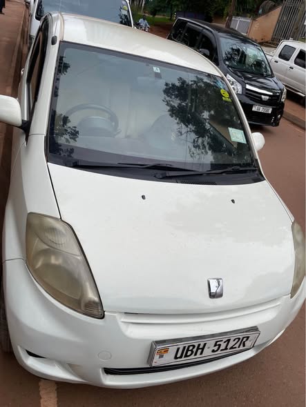 A picture of Toyota passo