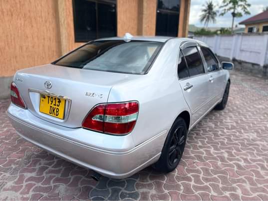 A picture of Toyota brevis inauzwa