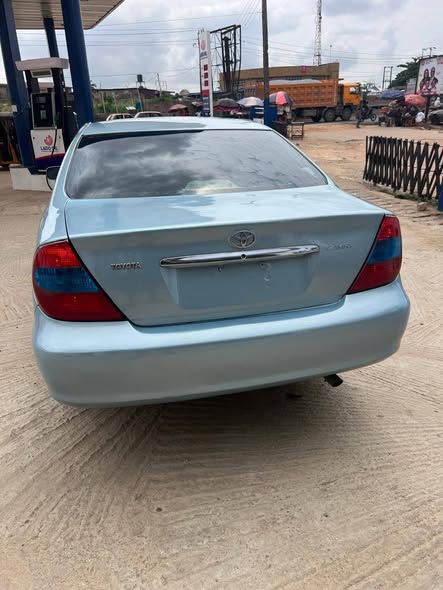 A picture of TOYOTA CAMRY 04