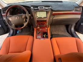 A picture of Lexus LS 460 Model