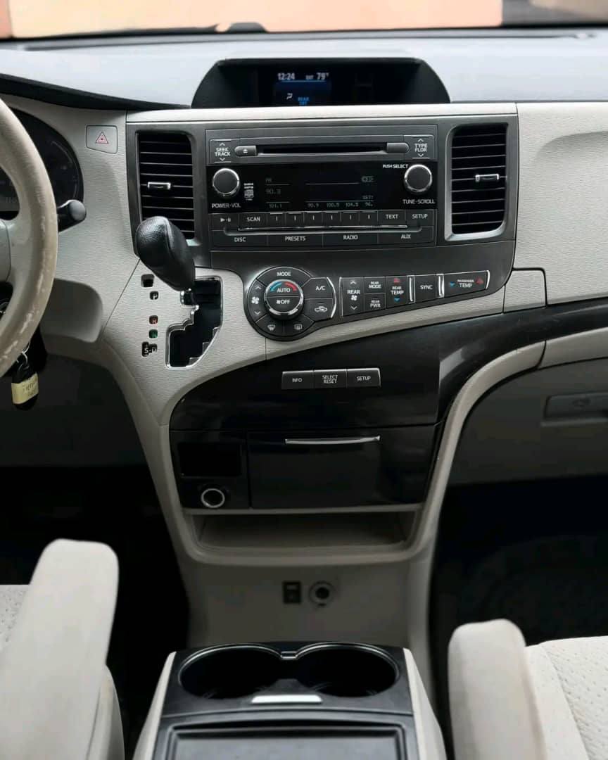 A picture of 2013 Toyota Sienna LE for sale