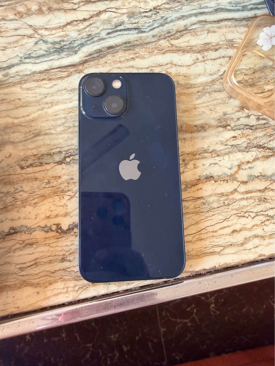A picture of iPhone 13mini