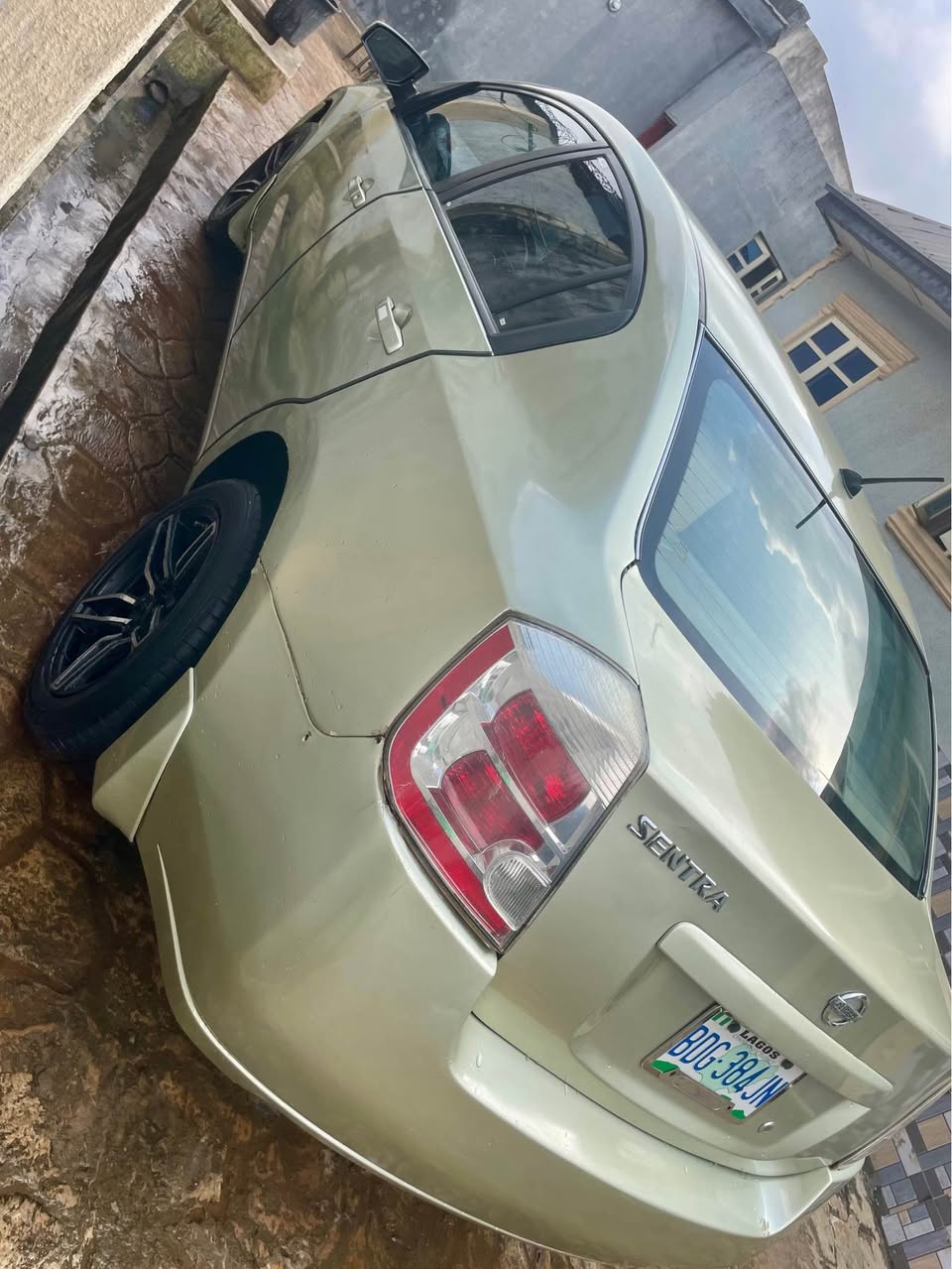 A picture of Nissan Sentra 2007