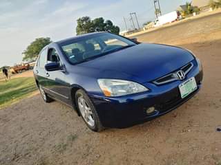 A picture of Honda Accord 2004
