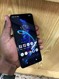 A picture of Aquos R5G 256GB
