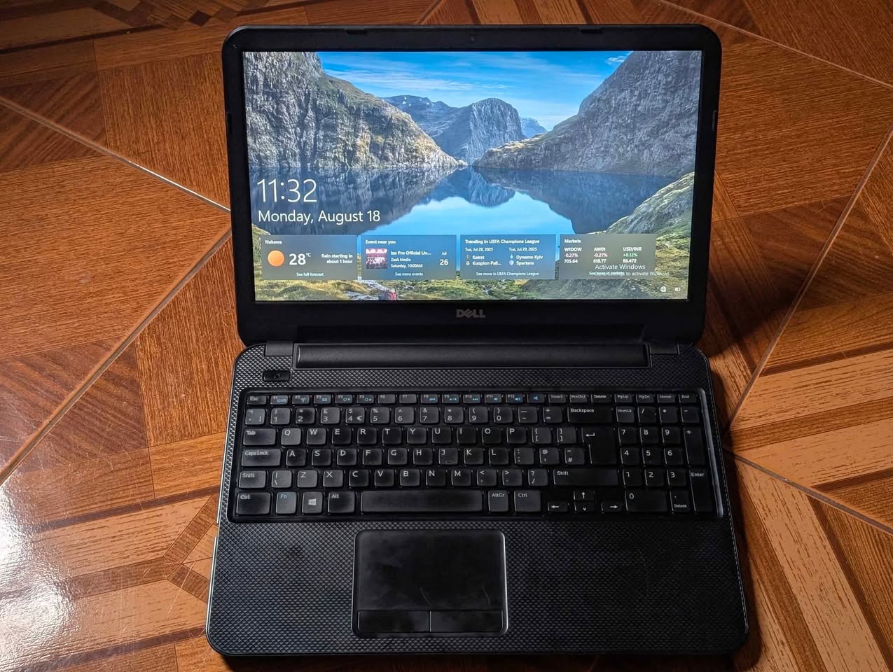 A picture of Dell inspiron 15 3521