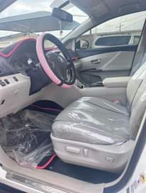 A picture of Registetd Toyota vanza 2010