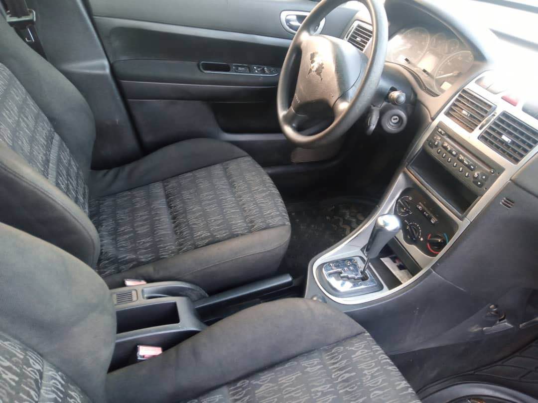 A picture of First body neatly used 2002 Honda CR V