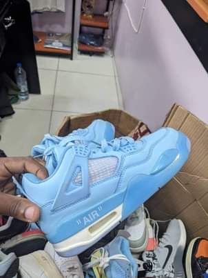 A picture of Jordan 4