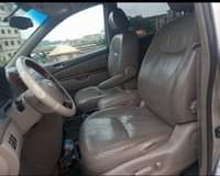 A picture of Toyota Sienna 2004