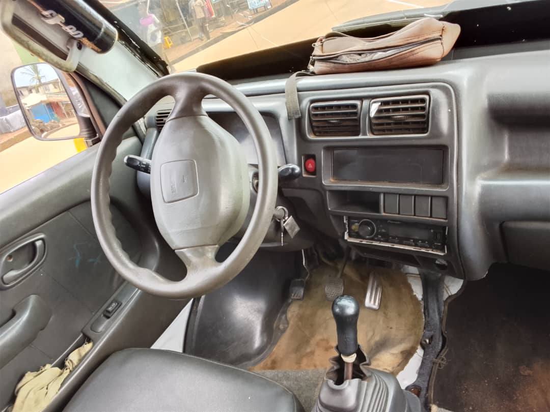 A picture of Suzuki mini bus