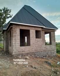 A picture of site mkuyuni mwanza kuanzia msingi hadi hapa siku 12 tumetumia