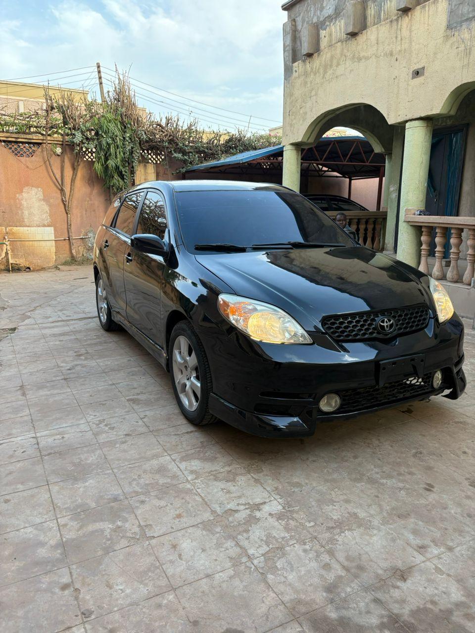 A picture of 2004 Toyota matrix