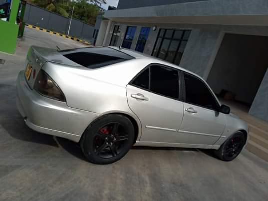 A picture of TOYOTA ALTEZA
