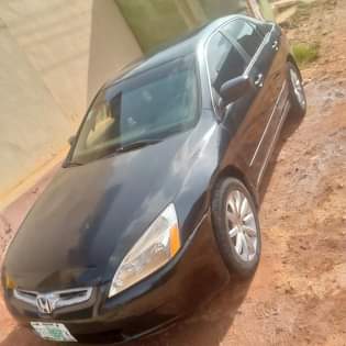 A picture of Honda Accord 03
