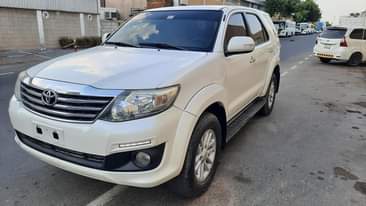 A picture of TOYOTA FORTUNER 2015